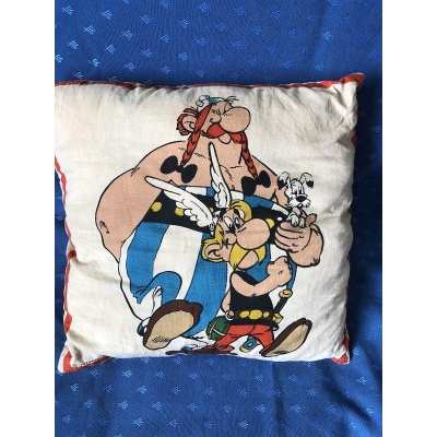 Rare Asterix cushion from 1979 36 x 36 cm (1)