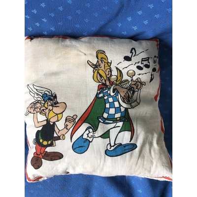 Rare Asterix cushion from 1979 36 x 36 cm (2)