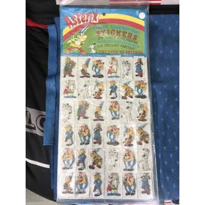 Astérix 36 stickers 3D neufs de 1978 sur son support de vente