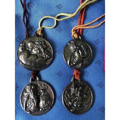 Rarissime Astérix 4 médailles de 1967 avec cordons et pochettes d'origine