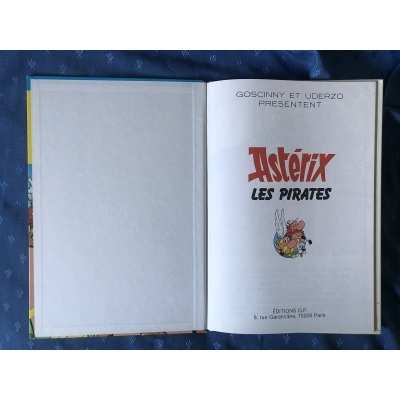 Rare Asterix The Pirates GP red and gold N°7 as new