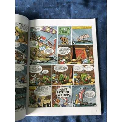 Asterix and Cleopatra with new 24-page teaching aid