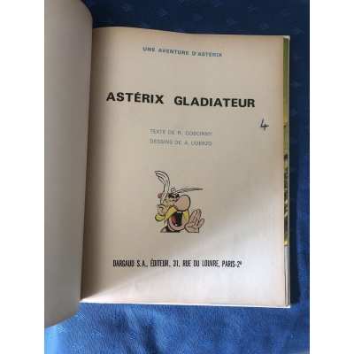 Astérix gladiateur dos blanc de la collection pilote 9 + 3 titres au dos de 1964