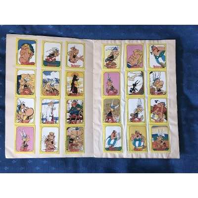 Astérix Monty Album COMPLET de 1984 avec 100 images cartonnées