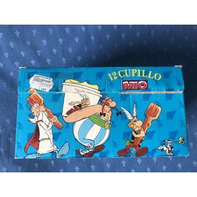 Astérix boite de glace (année 90) avec 5 gobelets.