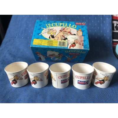 Asterix ice box (year 90) with 5 cups.