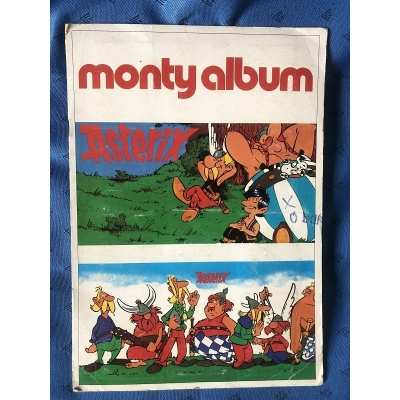 Astérix Monty Album 100 images cartonnées a coller 1984