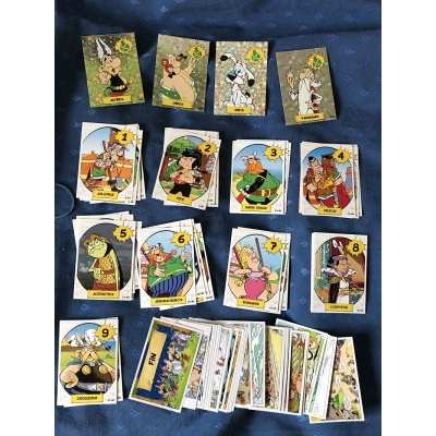 Astérix imbattable les 40 cartes et les 30 autocollants