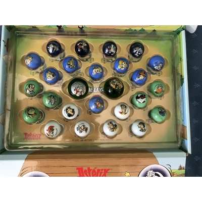 Asterix 26 marbles advertising case complete Asterix 26 marbles advertising case complete