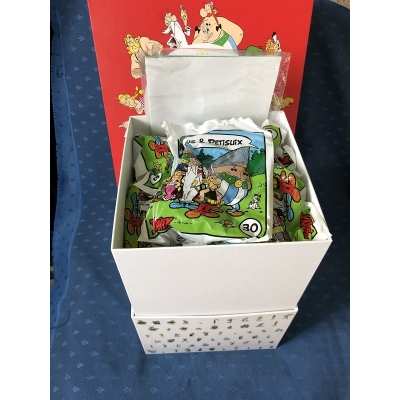 Astérix la collection des 60 personnages neufs sous blister Astérix la collection des 60 personnages neufs sous blister