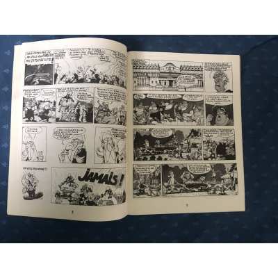rare Astérix album pirate " la fronde " proche du neuf + carte postale