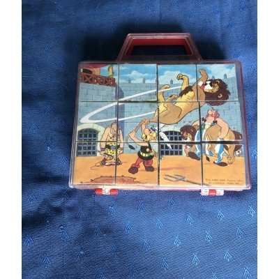 Ultra rare asterix petite boite de 12 cubes puzzle année 70/80
