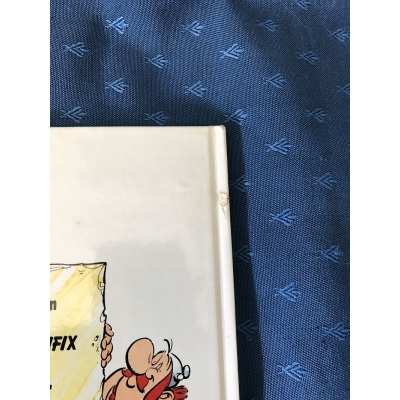 RARE asterix les pirates gp rouge et or proche du neuf