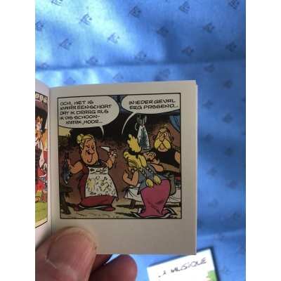 Asterix kinder booklet new 2004 bilingual (flemish/walloon) le commerce