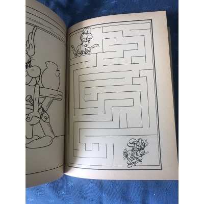 Asterix ultra rare game book of 192 pages (coloring, etc. ..) from 1982 blank