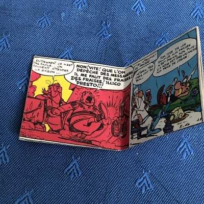 mini BD Astérix margarine Excel " les fraises " état neuf
