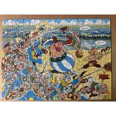 Rare Asterix "Rama Puzzlerama" No. 2 puzzle in very good condition, complete with its box